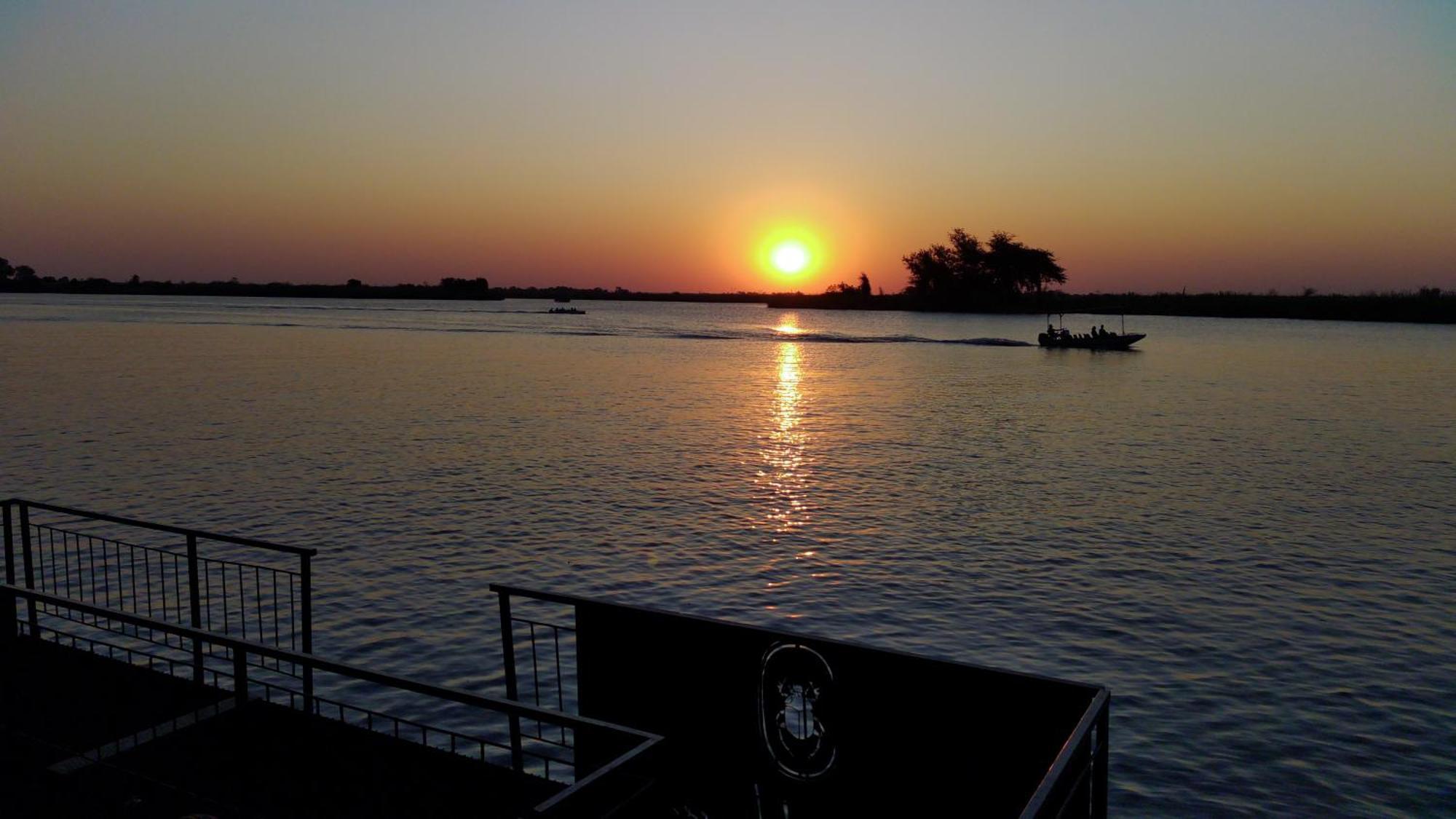 Chobe House Villa And Chalets Kasane Exterior foto
