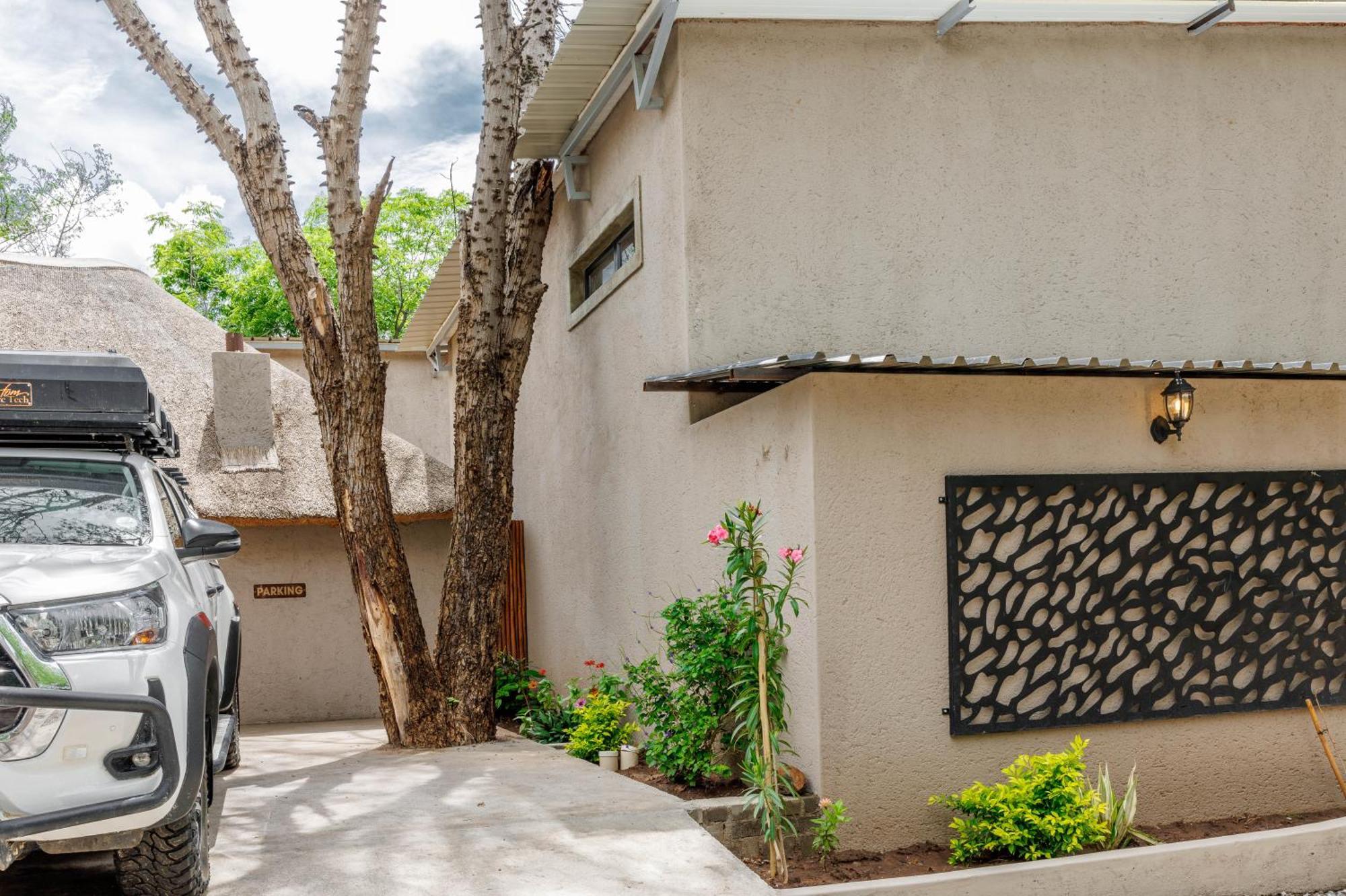 Chobe House Villa And Chalets Kasane Exterior foto